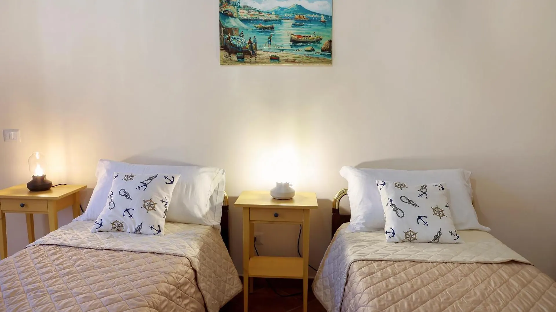 Mariu'S Sweet Home Naples Italy